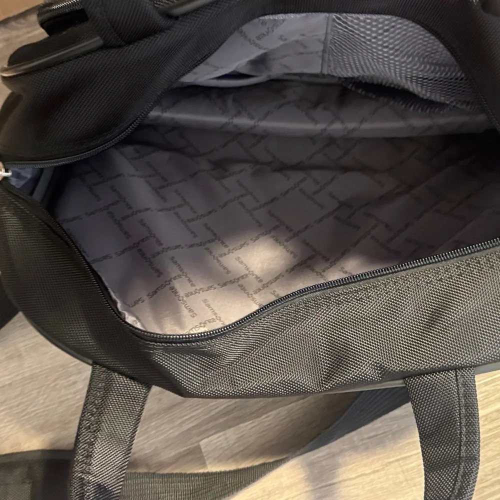 Samsonite Black Laptop Briefcase with Shoulder Strap NEW